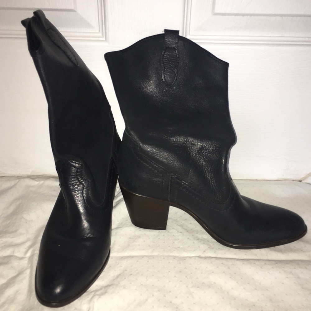 Black leather cowboy boots